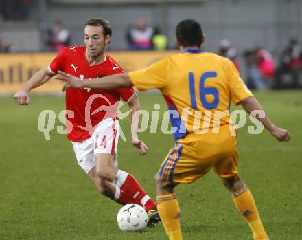 Fussball WM Qualifikationsspiel. Oessterreich gegen Rumaenien. Manuel Ortlechner,  (Oesterreich), Banel Nicolita (Rumarnien). Hypo Group Arena, Klagenfurt, am 1.4. 2009.
Foto: Kuess

---
pressefotos, pressefotografie, kuess, qs, qspictures, sport, bild, bilder, bilddatenbank