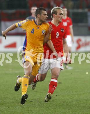 Fussball WM Qualifikationsspiel. Oessterreich gegen Rumaenien. Erwin Hoffer,  (Oesterreich), Gabriel Sebastian Tamas (Rumarnien). Hypo Group Arena, Klagenfurt, am 1.4. 2009.
Foto: Kuess

---
pressefotos, pressefotografie, kuess, qs, qspictures, sport, bild, bilder, bilddatenbank