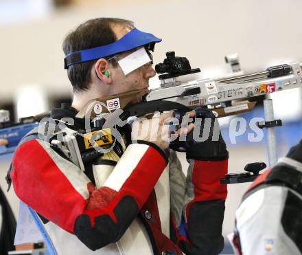 Schiessen Luftgewehr. Oesterreichische Meisterschaft. Thomas Farnik (2.). Wolfsberg, am 4.4.2009.
Foto: Kuess

---
pressefotos, pressefotografie, kuess, qs, qspictures, sport, bild, bilder, bilddatenbank