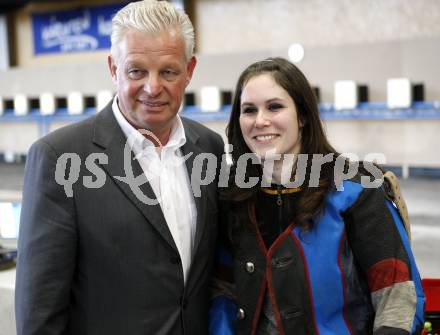 Schiessen Luftgewehr. Oesterreichische Meisterschaft. Reinhard Tellian, Christina Deiser. Wolfsberg, am 4.4.2009.
Foto: Kuess

---
pressefotos, pressefotografie, kuess, qs, qspictures, sport, bild, bilder, bilddatenbank