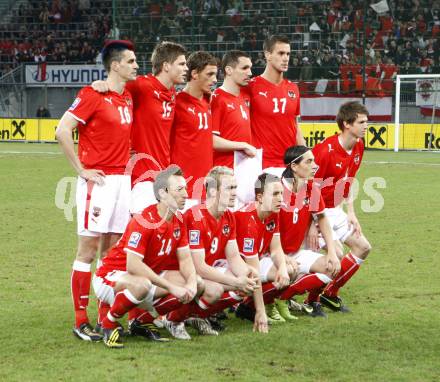 Fussball WM Qualifikationsspiel. Oesterreich gegen Rumaenien. Hinten von links: Paul Scharner, Sebastian Proedl, Marko Arnautovic, Emanuel Pogatetz, Stefan Maierhofer. Vorne von links: Manuel Ortlechner, Erwin Hoffer, Daniel Beichler, Yasin Pehlivan, Franz Schiemer  (Oesterreich). Hypo Group Arena, Klagenfurt, am 1.4. 2009.
Foto: Kuess

---
pressefotos, pressefotografie, kuess, qs, qspictures, sport, bild, bilder, bilddatenbank