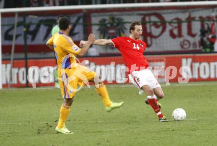 Fussball WM Qualifikationsspiel. Oesterreich gegen Rumaenien. Manuel Ortlechner,  (Oesterreich), Banel Nicolita (Rumaenien). Hypo Group Arena, Klagenfurt, am 1.4. 2009.
Foto: Kuess

---
pressefotos, pressefotografie, kuess, qs, qspictures, sport, bild, bilder, bilddatenbank