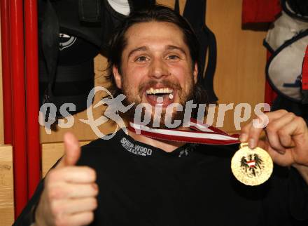 EBEL. Eishockey Bundesliga. KAC gegen EC Salzburg. Jubel Meister KAC. Christoph Harand. Klagenfurt, am 5.4.2009.
Foto: Kuess 

---
pressefotos, pressefotografie, kuess, qs, qspictures, sport, bild, bilder, bilddatenbank