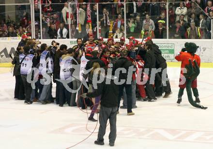 EBEL. Eishockey Bundesliga. KAC gegen EC Salzburg. Jubel Meister KAC. Klagenfurt, am 5.4.2009.
Foto: Kuess 

---
pressefotos, pressefotografie, kuess, qs, qspictures, sport, bild, bilder, bilddatenbank