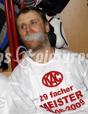 EBEL. Eishockey Bundesliga. KAC gegen EC Salzburg. Jubel Meister KAC,  CRAIG Michael. Klagenfurt, am 5.4.2009.
Foto: Kuess 

---
pressefotos, pressefotografie, kuess, qs, qspictures, sport, bild, bilder, bilddatenbank