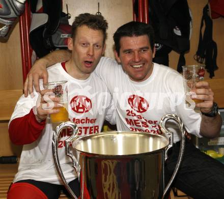 EBEL. Eishockey Bundesliga. KAC gegen EC Salzburg. Jubel Meister KAC, PELLEGRIMS Mike, Mario Schaden. Klagenfurt, am 5.4.2009.
Foto: Kuess 

---
pressefotos, pressefotografie, kuess, qs, qspictures, sport, bild, bilder, bilddatenbank