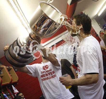 EBEL. Eishockey Bundesliga. KAC gegen EC Salzburg. Jubel Meister KAC. Jeff Shantz, Gregor Hager. Klagenfurt, am 5.4.2009.
Foto: Kuess 

---
pressefotos, pressefotografie, kuess, qs, qspictures, sport, bild, bilder, bilddatenbank