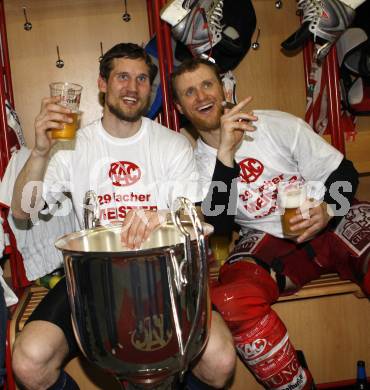 EBEL. Eishockey Bundesliga. KAC gegen EC Salzburg. Jubel Meister KAC, HAGER Gregor, CRAIG Michael. Klagenfurt, am 5.4.2009.
Foto: Kuess 

---
pressefotos, pressefotografie, kuess, qs, qspictures, sport, bild, bilder, bilddatenbank