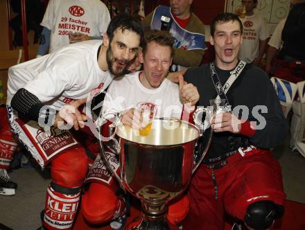 EBEL. Eishockey Bundesliga. KAC gegen EC Salzburg. Jubel Meister KAC, NORRIS Warren, PELLEGRIMS Mike, SCOTT Travis . Klagenfurt, am 5.4.2009.
Foto: Kuess 

---
pressefotos, pressefotografie, kuess, qs, qspictures, sport, bild, bilder, bilddatenbank