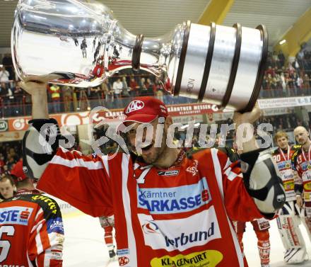 EBEL. Eishockey Bundesliga. KAC gegen EC Salzburg. Jubel Meister KAC, BROWN Sean. Klagenfurt, am 5.4.2009.
Foto: Kuess 

---
pressefotos, pressefotografie, kuess, qs, qspictures, sport, bild, bilder, bilddatenbank