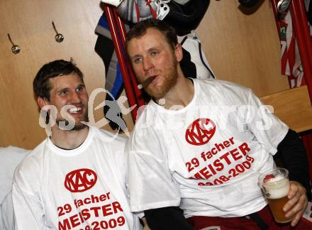 EBEL. Eishockey Bundesliga. KAC gegen EC Salzburg. Jubel Meister KAC, HAGER Gregor, CRAIG Michael. Klagenfurt, am 5.4.2009.
Foto: Kuess 

---
pressefotos, pressefotografie, kuess, qs, qspictures, sport, bild, bilder, bilddatenbank