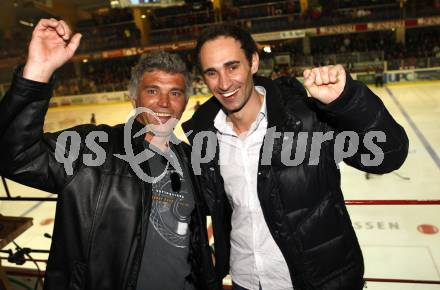 EBEL. Eishockey Bundesliga. KAC gegen EC Salzburg. Gernot Kulis mit Bruder als Zaungast beim Finale. Klagenfurt, am 5.4.2009.
Foto: Kuess 

---
pressefotos, pressefotografie, kuess, qs, qspictures, sport, bild, bilder, bilddatenbank