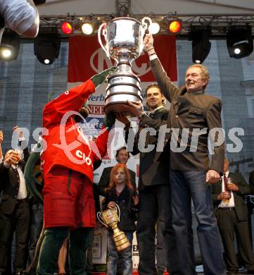 EBEL. Eishockey Bundesliga. KAC Meisterfeier. Christoph Brandner, Karl Nedwed. Klagenfurt, am 7.4.2009.
Foto: Kuess 

---
pressefotos, pressefotografie, kuess, qs, qspictures, sport, bild, bilder, bilddatenbank