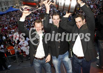 EBEL. Eishockey Bundesliga. KAC Meisterfeier. Mike Pellegrims, Travis Scott, Warren Norris. Klagenfurt, am 7.4.2009.
Foto: Kuess 

---
pressefotos, pressefotografie, kuess, qs, qspictures, sport, bild, bilder, bilddatenbank