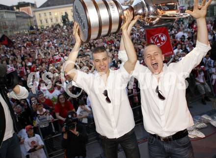 EBEL. Eishockey Bundesliga. KAC Meisterfeier. Raphael Herburger, Manuel Geier. Klagenfurt, am 7.4.2009.
Foto: Kuess 

---
pressefotos, pressefotografie, kuess, qs, qspictures, sport, bild, bilder, bilddatenbank