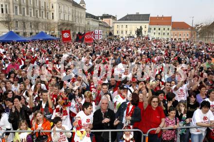 EBEL. Eishockey Bundesliga. KAC Meisterfeier. Fans. Klagenfurt, am 7.4.2009.
Foto: Kuess 

---
pressefotos, pressefotografie, kuess, qs, qspictures, sport, bild, bilder, bilddatenbank