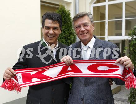 EBEL. Eishockey Bundesliga. KAC Meisterfeier. Manny Viveiros, Harald Scheucher. Klagenfurt, am 7.4.2009.
Foto: Kuess 

---
pressefotos, pressefotografie, kuess, qs, qspictures, sport, bild, bilder, bilddatenbank