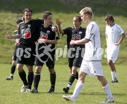 Fussball. Kaerntner Liga. SK Austria Kelag Kärnten 1b gegen SVG Bleiburg. Torjubel Bleiburg. Klagenfurt, am 11.4. 2009.
Foto: Kuess

---
pressefotos, pressefotografie, kuess, qs, qspictures, sport, bild, bilder, bilddatenbank