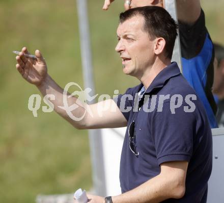 Fussball. Kaerntner Liga. SK Austria Kelag Kaernten 1b gegen SVG Bleiburg. Trainer Rudolf Perz  (Austria). Klagenfurt, am 11.4. 2009.
Foto: Kuess

---
pressefotos, pressefotografie, kuess, qs, qspictures, sport, bild, bilder, bilddatenbank