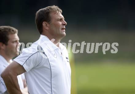 Fussball. Kaerntner Liga. SK Austria Kelag Kaernten 1b gegen SVG Bleiburg. Trainer Josef Hasitzka (Bleiburg). Klagenfurt, am 11.4. 2009.
Foto: Kuess

---
pressefotos, pressefotografie, kuess, qs, qspictures, sport, bild, bilder, bilddatenbank