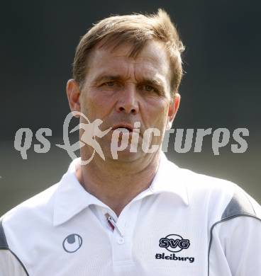 Fussball. Kaerntner Liga. SK Austria Kelag Kaernten 1b gegen SVG Bleiburg. Trainer Josef Hasitzka (Bleiburg). Klagenfurt, am 11.4. 2009.
Foto: Kuess

---
pressefotos, pressefotografie, kuess, qs, qspictures, sport, bild, bilder, bilddatenbank