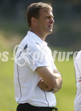 Fussball. Kaerntner Liga. SK Austria Kelag Kaernten 1b gegen SVG Bleiburg. Trainer Josef Hasitzka (Bleiburg). Klagenfurt, am 11.4. 2009.
Foto: Kuess

---
pressefotos, pressefotografie, kuess, qs, qspictures, sport, bild, bilder, bilddatenbank