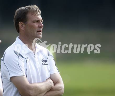 Fussball. Kaerntner Liga. SK Austria Kelag Kaernten 1b gegen SVG Bleiburg. Trainer Josef Hasitzka (Bleiburg). Klagenfurt, am 11.4. 2009.
Foto: Kuess

---
pressefotos, pressefotografie, kuess, qs, qspictures, sport, bild, bilder, bilddatenbank