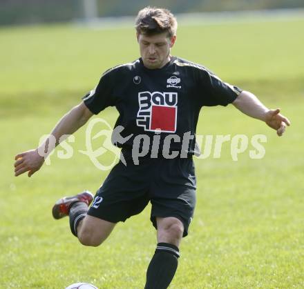 Fussball. Kaerntner Liga. SK Austria Kelag Kaernten 1b gegen SVG Bleiburg. Johannes Skorjanz (Bleiburg). Klagenfurt, am 11.4. 2009.
Foto: Kuess

---
pressefotos, pressefotografie, kuess, qs, qspictures, sport, bild, bilder, bilddatenbank