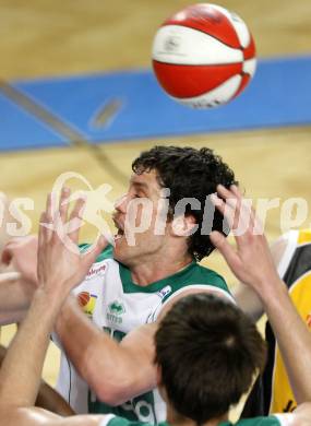 Basketball Bundesliga. Woerthersee Piraten gegen UBSC Graz. Timothy Burnette  (Piraten).  Klagenfurt, 19.4.2009
Foto: Kuess

---
pressefotos, pressefotografie, kuess, qs, qspictures, sport, bild, bilder, bilddatenbank