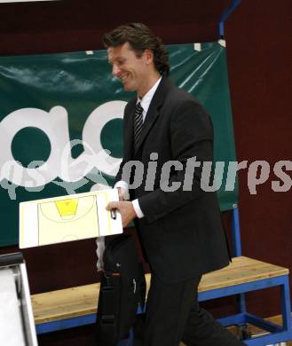 Basketball Bundesliga. Woerthersee Piraten gegen UBSC Graz. Trainer Mathias Jan Fischer (Piraten).  Klagenfurt, 19.4.2009
Foto: Kuess

---
pressefotos, pressefotografie, kuess, qs, qspictures, sport, bild, bilder, bilddatenbank