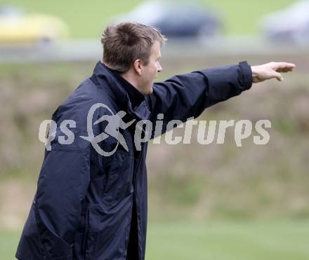 Fussball. Unterliga Ost. Koettmannsdorf gegen Ludmannsdorf. Trainer Andrejcic Harald (Ludmannsdorf). Koettmannsdorf, 19.4.2009. 
Foto: Kuess

---
pressefotos, pressefotografie, kuess, qs, qspictures, sport, bild, bilder, bilddatenbank