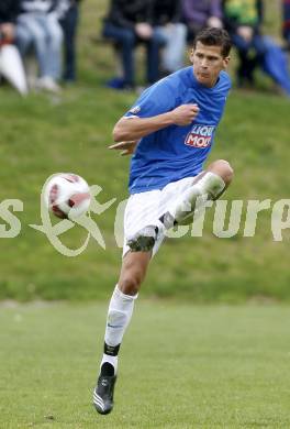 Fussball. Unterliga Ost. Koettmannsdorf gegen Ludmannsdorf. Pibal Christoph (Koettmannsdorf). Koettmannsdorf, 19.4.2009. 
Foto: Kuess

---
pressefotos, pressefotografie, kuess, qs, qspictures, sport, bild, bilder, bilddatenbank