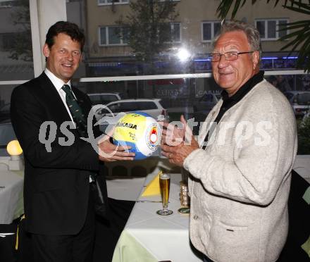 Volleyball Bundesliga. Saisonabschlussfeier ATSC Wildcats.  Buergermeister Christian Scheider, Horst Herpe. Klagenfurt, am 23.4.2009.
Foto: Kuess 
---
pressefotos, pressefotografie, kuess, qs, qspictures, sport, bild, bilder, bilddatenbank