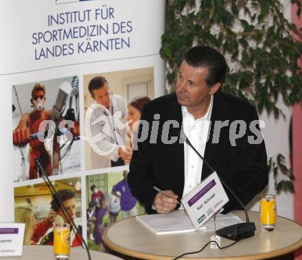 Sportpsychologischer Tag am der UNI Klagenfurt. Schispringen. Olympiasieger Karl Schnabl, Leiter des Sportmedizinischen Institutes des Landes Kaernten. Klagenfurt, am 24.4.2009.
Foto: Kuess 
---
pressefotos, pressefotografie, kuess, qs, qspictures, sport, bild, bilder, bilddatenbank