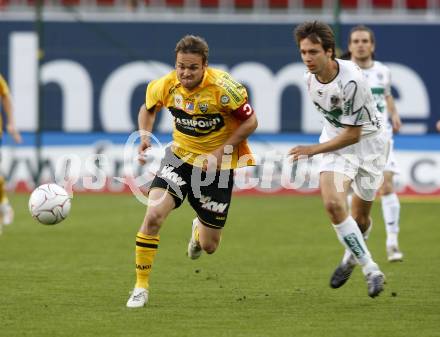 Fussball. Tipp3-Bundesliga. SK Austria Kelag Kaernten gegen SCR Altach. Wolfgang Bubenik, (Austria Kaernten), Kai Walter Schoppitsch (Altach). Klagenfurt, 25.4.2009. 
Foto: Kuess

---
pressefotos, pressefotografie, kuess, qs, qspictures, sport, bild, bilder, bilddatenbank