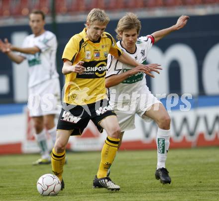 Fussball. Tipp3-Bundesliga. SK Austria Kelag Kaernten gegen SCR Altach. Manuel Weber, (Austria Kaernten), Matthias Koch (Altach). Klagenfurt, 25.4.2009. 
Foto: Kuess

---
pressefotos, pressefotografie, kuess, qs, qspictures, sport, bild, bilder, bilddatenbank