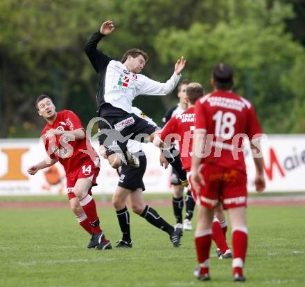 Fussball Regionalliga, WAC/St. Andrae gegen Voitsberg. Kirisits Michael (WAC), Statthaler Robert (Voitsberg). Wolfsberg, 30.4.2009. 
Foto: Kuess

---
pressefotos, pressefotografie, kuess, qs, qspictures, sport, bild, bilder, bilddatenbank