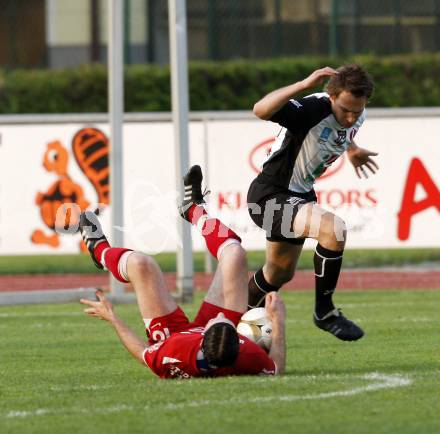 Fussball Regionalliga, WAC/St. Andrae gegen Voitsberg. Messner Gernot (WAC), Hoeller Hannes (Voitsberg). Wolfsberg, 30.4.2009. 
Foto: Kuess

---
pressefotos, pressefotografie, kuess, qs, qspictures, sport, bild, bilder, bilddatenbank