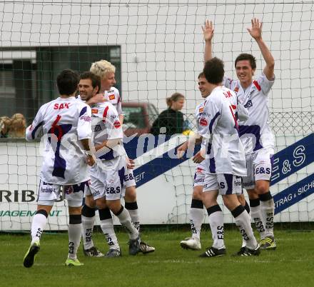 Fussball Regionalliga. SAK gegen St. Florian. Torjubel SAK. Klagenfurt, 2.5.2009. 
Foto: Kuess

---
pressefotos, pressefotografie, kuess, qs, qspictures, sport, bild, bilder, bilddatenbank