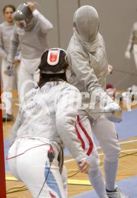 Fechten. Saebel Weltcup. Marion Wind (FRA), Dorothea Tanzmeister (AUT). Klagenfurt, am 2.5.2009.
Foto: Kuess
---
pressefotos, pressefotografie, kuess, qs, qspictures, sport, bild, bilder, bilddatenbank