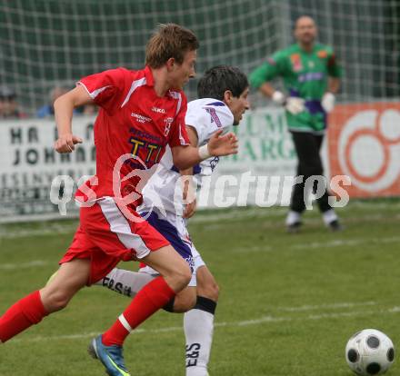 Fussball Regionalliga. SAK gegen St. Florian. Riedl Thomas (SAK), Sulzner Martin (St. Florian). Klagenfurt, 2.5.2009. 
Foto: Kuess

---
pressefotos, pressefotografie, kuess, qs, qspictures, sport, bild, bilder, bilddatenbank