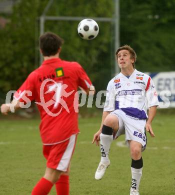 Fussball Regionalliga. SAK gegen St. Florian. Triplat Grega (SAK), Guselbauer Michael (St. Florian). Klagenfurt, 2.5.2009. 
Foto: Kuess

---
pressefotos, pressefotografie, kuess, qs, qspictures, sport, bild, bilder, bilddatenbank