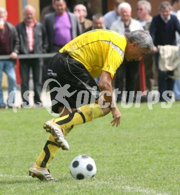 Fussball 1. Klasse B. SV Falle Maria Gail gegen ESV Admira Villach. Donato Cuscito (Maria Gail). Maria Gail, am 3.5.2009.
Foto: Kuess
---
pressefotos, pressefotografie, kuess, qs, qspictures, sport, bild, bilder, bilddatenbank