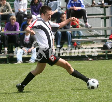 Fussball 1. Klasse B. SV Falle Maria Gail gegen ESV Admira Villach. Andre Hubert Winkler (Admira Villach). Maria Gail, am 3.5.2009.
Foto: Kuess
---
pressefotos, pressefotografie, kuess, qs, qspictures, sport, bild, bilder, bilddatenbank