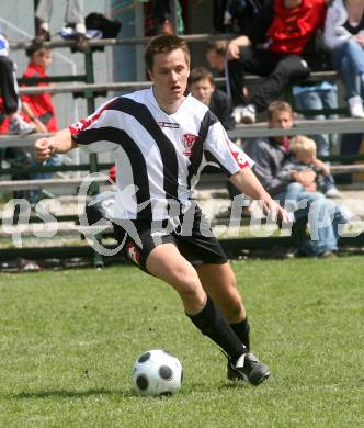 Fussball 1. Klasse B. SV Falle Maria Gail gegen ESV Admira Villach. Andre Hubert Winkler (Admira Villach). Maria Gail, am 3.5.2009.
Foto: Kuess
---
pressefotos, pressefotografie, kuess, qs, qspictures, sport, bild, bilder, bilddatenbank