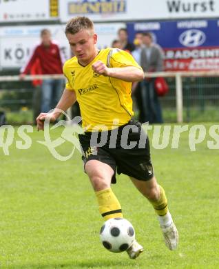 Fussball 1. Klasse B. SV Falle Maria Gail gegen ESV Admira Villach. Branko Hrvacanin (Maria Gail). Maria Gail, am 3.5.2009.
Foto: Kuess
---
pressefotos, pressefotografie, kuess, qs, qspictures, sport, bild, bilder, bilddatenbank