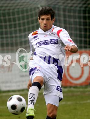 Fussball Regionalliga. SAK gegen St. Florian. Riedl Thomas (SAK). Klagenfurt, 2.5.2009. 
Foto: Kuess

---
pressefotos, pressefotografie, kuess, qs, qspictures, sport, bild, bilder, bilddatenbank