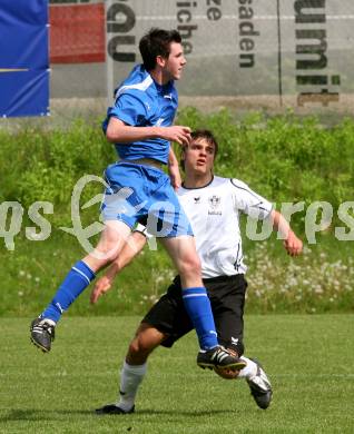 Fussball. Kaerntner Liga. SK Austria Kelag Kärnten 1b gegen VSV. Ritzmaier Christian (Austria Kaernten), Naschenweng Daniel (VSV). Poggersdorf, 9.5.2009. 
Foto: Kuess

---
pressefotos, pressefotografie, kuess, qs, qspictures, sport, bild, bilder, bilddatenbank