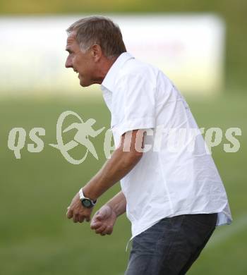 Fussball. Regionalliga. FC St. Veit gegen FC Blau-Weiß Linz. Trainer Adam Kensy (Linz). St. Veit, 8.5.2009. 
Foto: Kuess 

---
pressefotos, pressefotografie, kuess, qs, qspictures, sport, bild, bilder, bilddatenbank