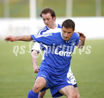 Fussball. Regionalliga. FC St. Veit gegen FC Blau-Weiß Linz. Tengg Roman  (St. Veit), Jelcic Dario (Linz). St. Veit, 8.5.2009. 
Foto: Kuess 

---
pressefotos, pressefotografie, kuess, qs, qspictures, sport, bild, bilder, bilddatenbank